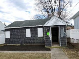 Foreclosed Home - 3 Garfield Pl, 11757