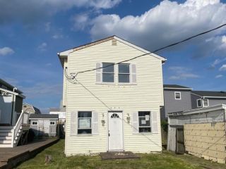 Foreclosed Home - 892 Surf St, 11757