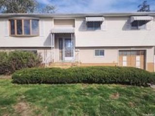 Foreclosed Home - 406 N PUTNAM AVE, 11757
