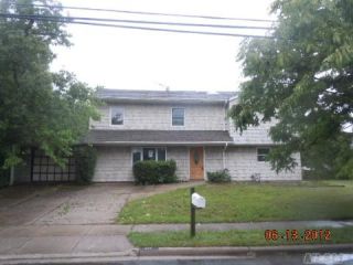Foreclosed Home - 437 CLOCKS BLVD, 11758