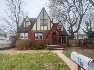 Foreclosed Home - 16 OAKLEY AVE, 11758