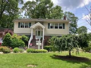 Foreclosed Home - 36 CLARK AVE, 11758