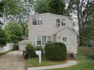 Foreclosed Home - 660 HICKSVILLE RD, 11758