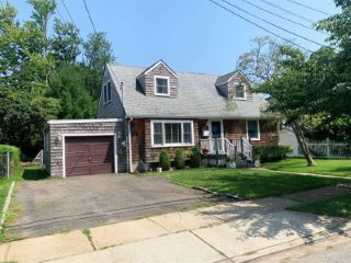 Foreclosed Home - 205 CHARLES AVE, 11762