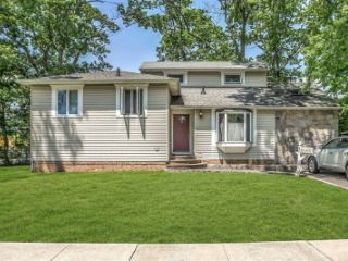 Foreclosed Home - 201 TYRCONNELL AVE, 11762