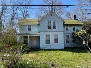 Foreclosed Home - 1 GULLY LANDING RD, 11764