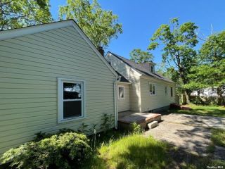 Foreclosed Home - 53 NEWMAN ST, 11772