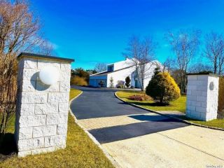 Foreclosed Home - 5 MERCEDES CT, 11772