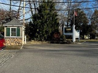 Foreclosed Home - 23 ROOSEVELT BLVD, 11772