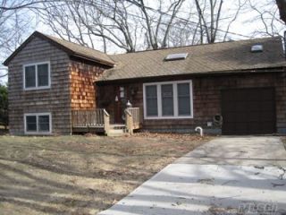 Foreclosed Home - 22 GRAND AVE, 11776