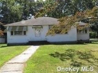 Foreclosed Home - 186 PRINCE RD, 11778
