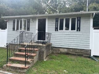 Foreclosed Home - 8 ALBION RD, 11778