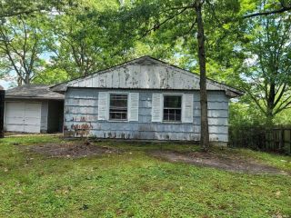 Foreclosed Home - 9 HILL ST, 11779