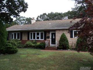 Foreclosed Home - 22 LAUREL DR, 11782