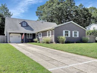 Foreclosed Home - 91 LOOP DR, 11782