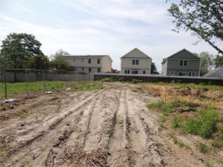 Foreclosed Home - 3912 WANSERS LN, 11783