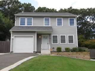 Foreclosed Home - 194 ADIRONDACK DR, 11784