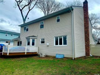 Foreclosed Home - 9 CHESTER ST, 11787