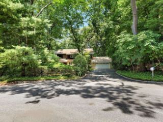 Foreclosed Home - 2 POND PATH, 11787