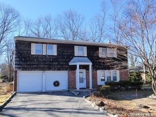 Foreclosed Home - 70 LEDGEWOOD DR, 11787
