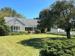 Foreclosed Home - 33 MANCHESTER LN, 11790