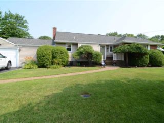 Foreclosed Home - 24 CHADWICK RD, 11791