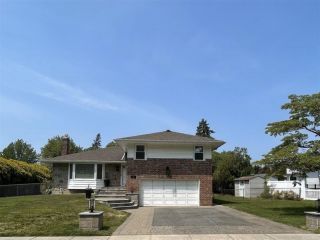 Foreclosed Home - 32 CANTERBURY RD, 11797