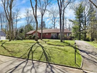 Foreclosed Home - 1 FOX MEADOW CT, 11797