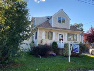 Foreclosed Home - 124 S 28TH ST, 11798