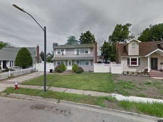 Foreclosed Home - 6 GEORGE AVE, 11801
