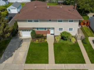 Foreclosed Home - 66 BELMONT AVE, 11803