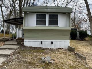 Foreclosed Home - 433 MILL RD UNIT 35, 11933