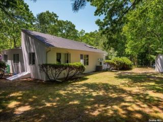 Foreclosed Home - 13 VAN SCOYS PATH W, 11937