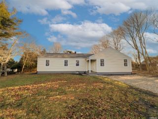 Foreclosed Home - 14 MONTAUK AVE, 11940