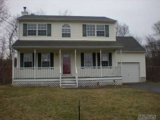 Foreclosed Home - 17 OLD MANOR RD, 11941