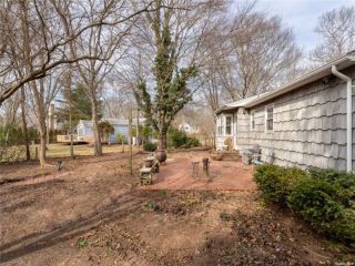 Foreclosed Home - 3 OAK TREE LN, 11946