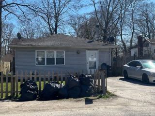 Foreclosed Home - 164 PATCHOGUE AVE, 11950