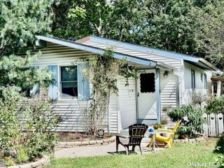 Foreclosed Home - 9A MONTGOMERY AVE, 11950