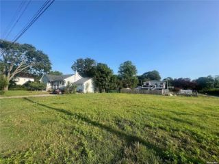 Foreclosed Home - 219 ELM RD W, 11951