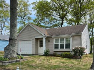 Foreclosed Home - 116 SHEFFIELD DR, 11961