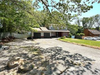 Foreclosed Home - 500 LOCKWOOD DR, 11967
