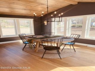 Foreclosed Home - List 100644338