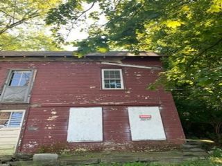 Foreclosed Home - 61 RAILROAD AVE, 12037