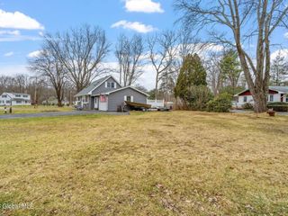 Foreclosed Home - 27 WEIGAND LN, 12054
