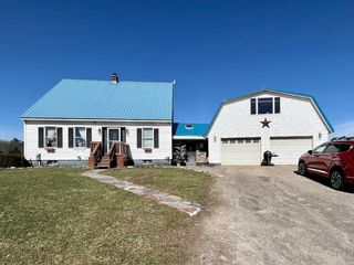 Foreclosed Home - 128 MILE LEVEL RD, 12072