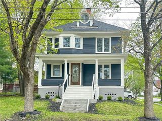 Foreclosed Home - 212 S MARKET ST, 12095