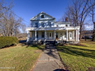 Foreclosed Home - 142 RIVER ST, 12122