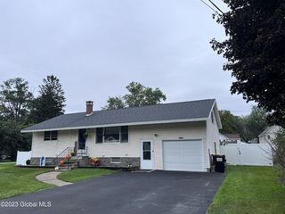 Foreclosed Home - 14 ERIE ST, 12150