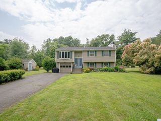 Foreclosed Home - 30 RUPERT RD, 12158