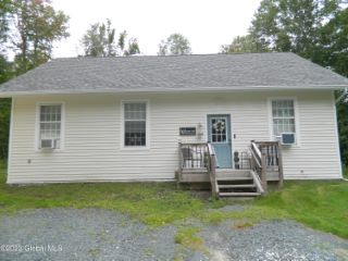 Foreclosed Home - 83 KNAPPS RD, 12168